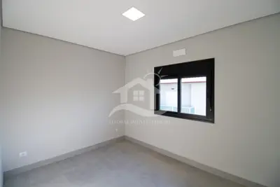 Casa - Sobrado Novo com 4 dormitórios (sendo 4 suite(s)) a 900,00 metros praia.