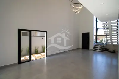 Casa - Sobrado Novo com 4 dormitórios (sendo 4 suite(s)) a 900,00 metros praia.