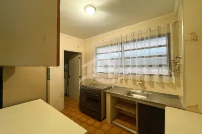 Apartamento - Amplo com 2 dormitórios (sendo 0 suite(s)) a 400,00 metros praia.