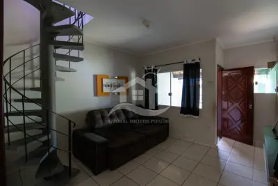 Casa - Térrea com 3 dormitórios (sendo 0 suite(s)) a 1600,00 metros praia.