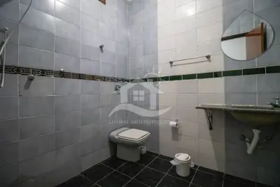 Casa - Sobrado com 6 dormitórios (sendo 4 suite(s)) a 600,00 metros praia.