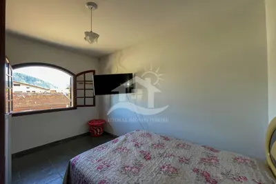 Apartamento - Amplo com 2 dormitórios (sendo 1 suite(s)) a 0,00 metros praia.