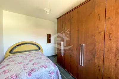 Apartamento - Amplo com 2 dormitórios (sendo 1 suite(s)) a 0,00 metros praia.