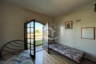 Apartamento - Alto com 3 dormitórios (sendo 1 suite(s)) a 0,00 metros praia.