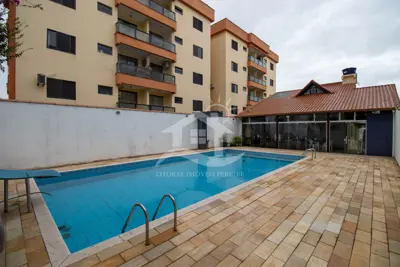 Casa - Térrea com piscina com 3 dormitórios (sendo 2 suite(s)) a 450,00 metros praia.