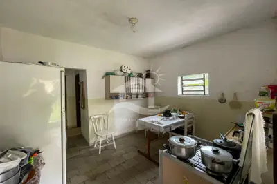 Casa - Térrea com 2 quartos  a 1500,00 metros praia.