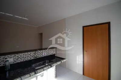 Casa - Térrea com piscina com 2 dormitórios (sendo 1 suite(s)) a 2700,00 metros praia.