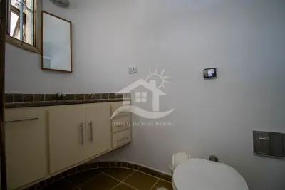 Casa - Térrea com piscina com 3 dormitórios (sendo 2 suite(s)) a 100,00 metros praia.