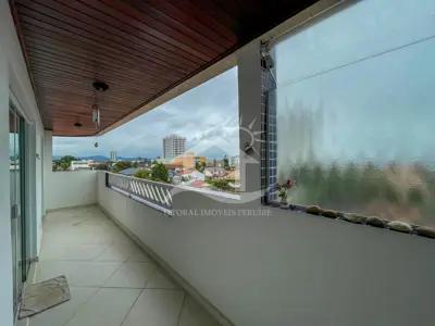 Apartamento - Amplo com 3 dormitórios (sendo 1 suite(s)) a 500,00 metros praia.