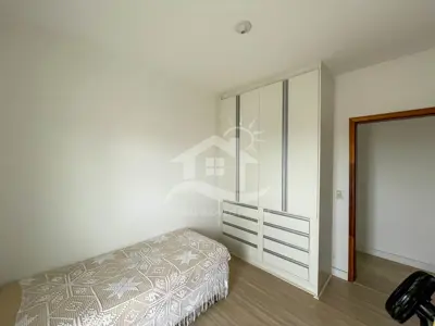 Apartamento - Amplo com 3 dormitórios (sendo 1 suite(s)) a 500,00 metros praia.