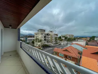 Apartamento - Amplo com 3 dormitórios (sendo 1 suite(s)) a 500,00 metros praia.