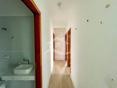 Apartamento - Amplo com 3 dormitórios (sendo 1 suite(s)) a 500,00 metros praia.