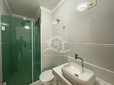 Apartamento - Amplo com 3 dormitórios (sendo 1 suite(s)) a 500,00 metros praia.