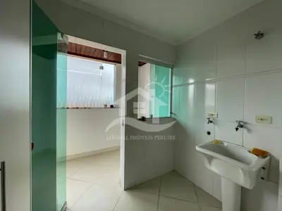 Apartamento - Amplo com 3 dormitórios (sendo 1 suite(s)) a 500,00 metros praia.