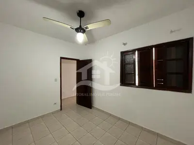 Casa - Térrea com 3 dormitórios (sendo 2 suite(s)) a 900,00 metros praia.