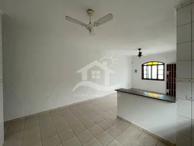 Casa - Térrea com 3 dormitórios (sendo 2 suite(s)) a 900,00 metros praia.