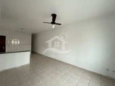 Casa - Térrea com 3 dormitórios (sendo 2 suite(s)) a 900,00 metros praia.