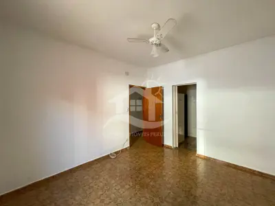 Casa - Térrea com Edícula com 3 dormitórios (sendo 2 suite(s)) a 500,00 metros praia.