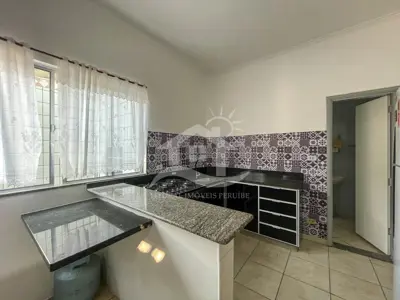 Apartamento - Sobreloja com 1 dormitórios (sendo 0 suite(s)) a 500,00 metros praia.