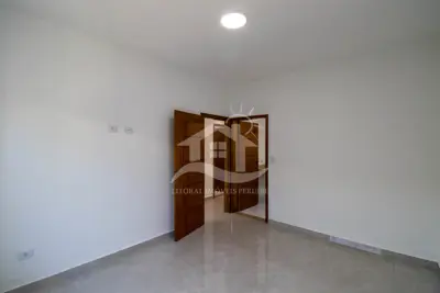 Casa - Térrea com Edícula com 3 dormitórios (sendo 1 suite(s)) a 600,00 metros praia.