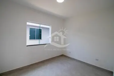 Casa - Térrea com Edícula com 3 dormitórios (sendo 1 suite(s)) a 600,00 metros praia.