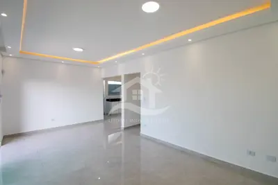 Casa - Térrea com Edícula com 3 dormitórios (sendo 1 suite(s)) a 600,00 metros praia.