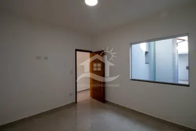 Casa - Térrea com Edícula com 3 dormitórios (sendo 1 suite(s)) a 600,00 metros praia.