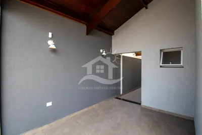 Casa - Térrea com Edícula com 3 dormitórios (sendo 1 suite(s)) a 600,00 metros praia.