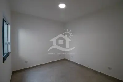 Casa - Térrea com Edícula com 3 dormitórios (sendo 1 suite(s)) a 600,00 metros praia.