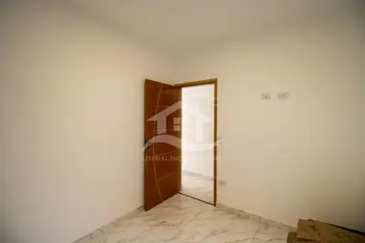 Casa - Térrea com 2 dormitórios (sendo 1 suite(s)) a 1500,00 metros praia.