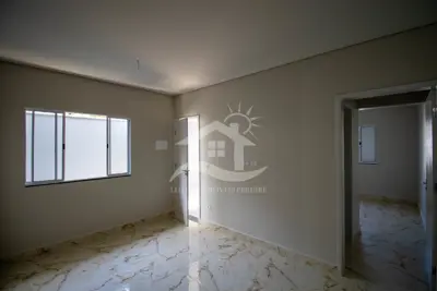 Casa - Térrea com 3 dormitórios (sendo 1 suite(s)) a 1500,00 metros praia.