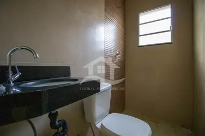 Casa - Térrea com 3 dormitórios (sendo 1 suite(s)) a 1500,00 metros praia.