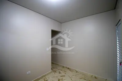 Casa - Térrea com 3 dormitórios (sendo 1 suite(s)) a 1500,00 metros praia.