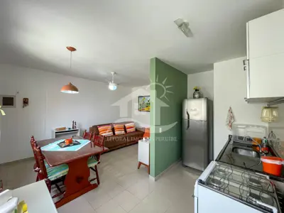 Apartamento - Alto com 2 dormitórios  a 650,00 metros praia.