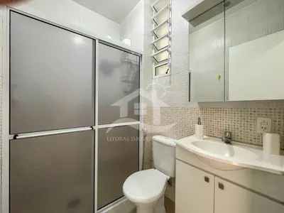 Apartamento - Alto com 2 dormitórios  a 650,00 metros praia.