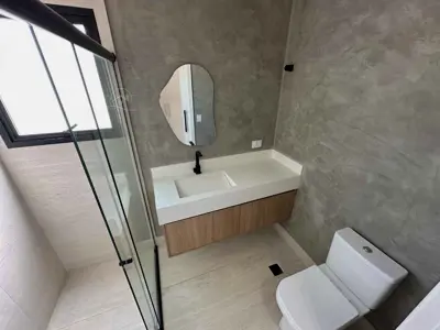 Casa - Sobrado Novo com 4 quartos (sendo 4 suite(s)) a 1000,00 metros praia.