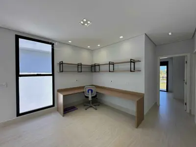 Casa - Sobrado Novo com 4 quartos (sendo 4 suite(s)) a 1000,00 metros praia.