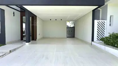 Casa - Sobrado Novo com 4 quartos (sendo 4 suite(s)) a 1000,00 metros praia.