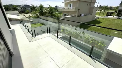 Casa - Sobrado Novo com 4 quartos (sendo 4 suite(s)) a 1000,00 metros praia.