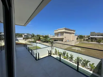 Casa - Sobrado Novo com 4 quartos (sendo 4 suite(s)) a 1000,00 metros praia.
