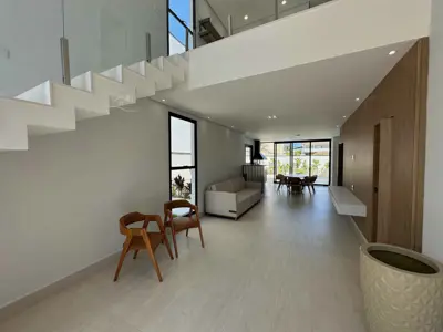 Casa - Sobrado Novo com 4 quartos (sendo 4 suite(s)) a 1000,00 metros praia.