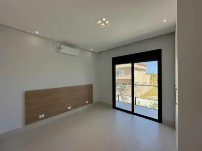 Casa - Sobrado Novo com 4 quartos (sendo 4 suite(s)) a 1000,00 metros praia.