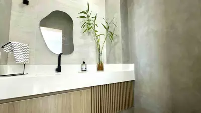 Casa - Sobrado Novo com 4 quartos (sendo 4 suite(s)) a 1000,00 metros praia.