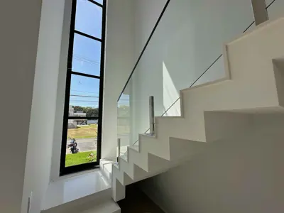 Casa - Sobrado Novo com 4 quartos (sendo 4 suite(s)) a 1000,00 metros praia.