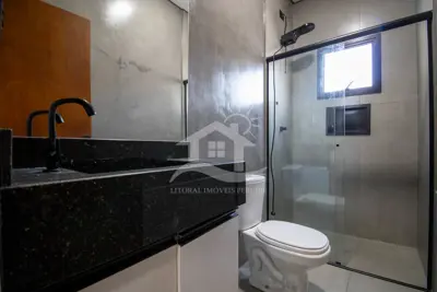 Casa - Térrea com piscina com 2 dormitórios (sendo 1 suite(s)) a 2,50 metros praia.