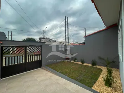 Casa - Térrea com 2 dormitórios (sendo 1 suite(s)) a 900,00 metros praia.