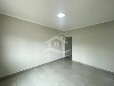 Casa - Térrea com 2 dormitórios (sendo 1 suite(s)) a 900,00 metros praia.