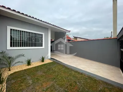 Casa - Térrea com 2 dormitórios (sendo 1 suite(s)) a 900,00 metros praia.