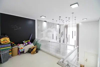 Casa - Sobrado com 3 dormitórios (sendo 2 suite(s)) a 1200,00 metros praia.