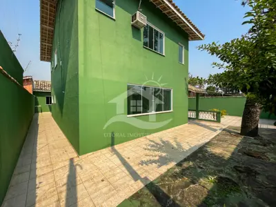 Casa - Sobrado com 3 dormitórios (sendo 3 suite(s)) a 500,00 metros praia.